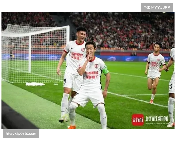 成都蓉城韦世豪点球首开纪录 川渝德比开局占据主动